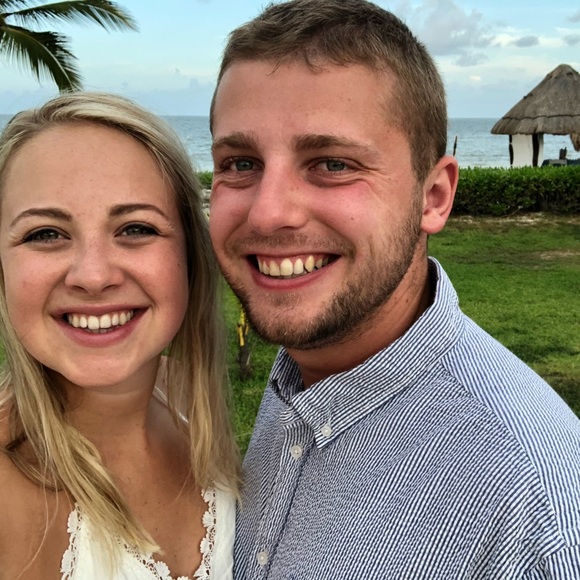 Meet your Posher, Christina - Picture 3 of 6